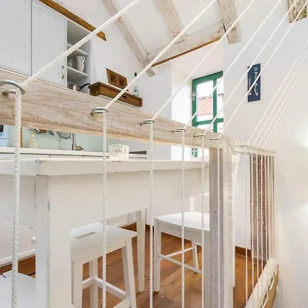 Apartamento Charming Little House In Center Split